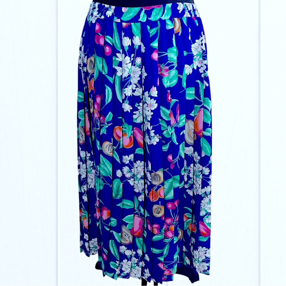 Alfred Dunner Vintage Floral and Fruit Print Skirt in Size 12